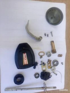 LOT IMPORTANT DE PIECES POUR MOULINET BAM 620 . ( PIECES NEUVES )