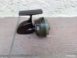 MOULINET COLLECTOR TRES RARE . LUXOR RELAX CAPOTE EN PARFAIT ETAT DE FONCTIONNEMENT . -Pêche Soldes Boutique 00003 MOULINET COLLECTOR TRES RARE . LUXOR RELAX CAPOTE EN PARFAIT ETAT DE FONCTIONNEMENT