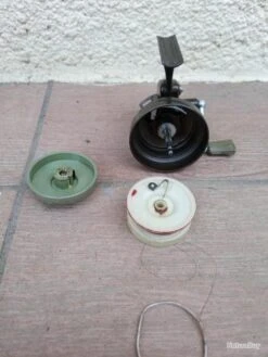 MOULINET COLLECTOR TRES RARE . LUXOR RELAX CAPOTE EN PARFAIT ETAT DE FONCTIONNEMENT . -Pêche Soldes Boutique 00004 MOULINET COLLECTOR TRES RARE . LUXOR RELAX CAPOTE EN PARFAIT ETAT DE FONCTIONNEMENT