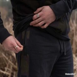 Avid Carp Distortion Onesie XXL -Pêche Soldes Boutique 00009 Distortion Onesie XXL